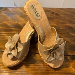 Bjorndal Leia Cork Heel Slides Gold flowered slip on. Size 8 NWOT